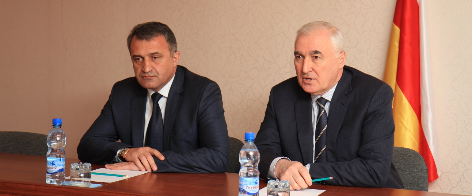 Кандидаты в президенты Южной Осетии должны предложить содержательную программу
